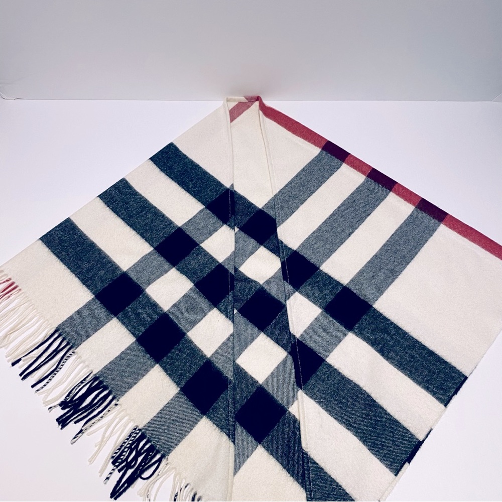 BURBERRY LONDON HALF MEGA CASHMERE BANDANA / SCARF / WRAP. - Picture 6 of 11
